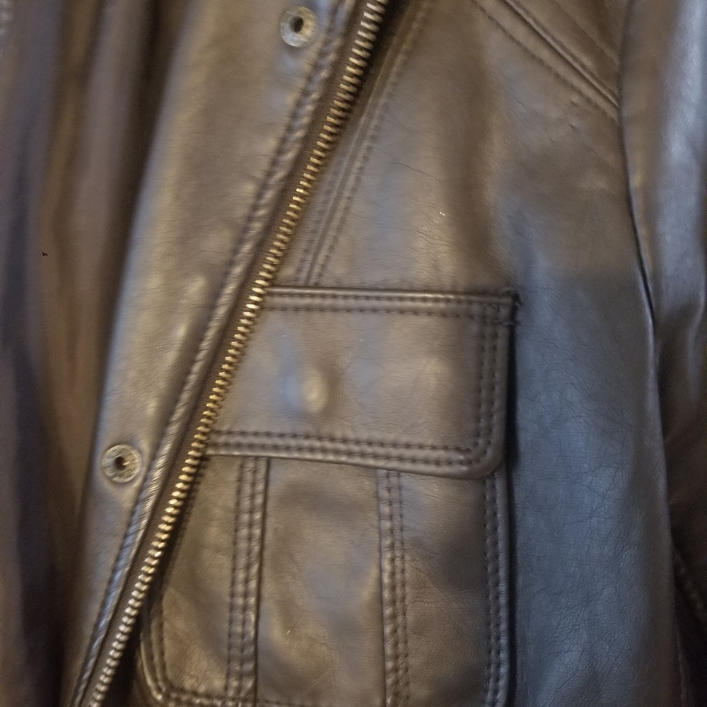 Leather jacket - Picture 3 of 5
